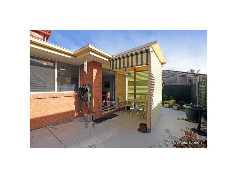 1/15 Woolnough Drive, Mill Park VIC 3082