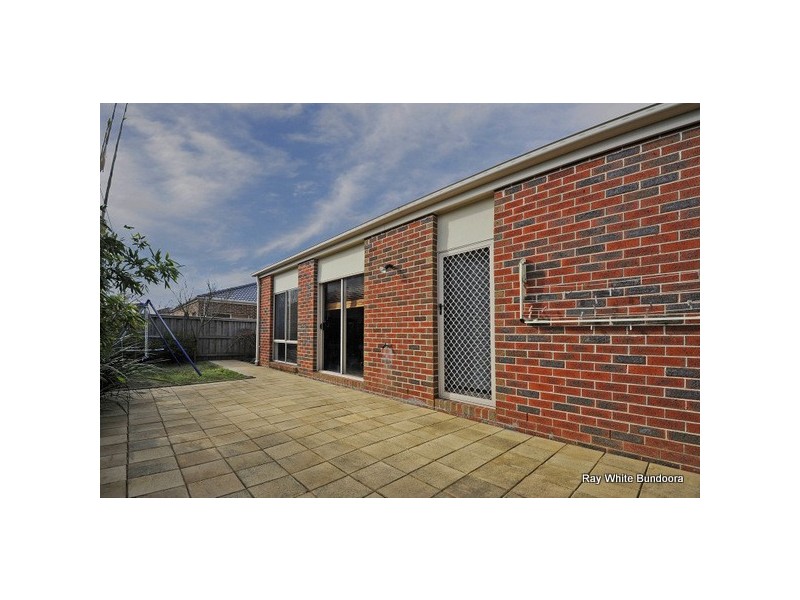 9 Saunders Crescent, Epping VIC 3076