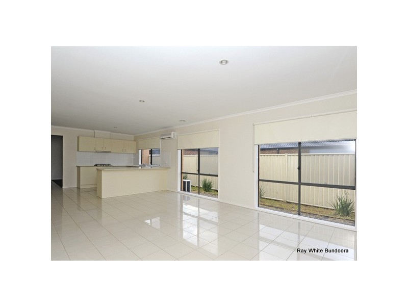 8 Dobson Avenue, South Morang VIC 3752