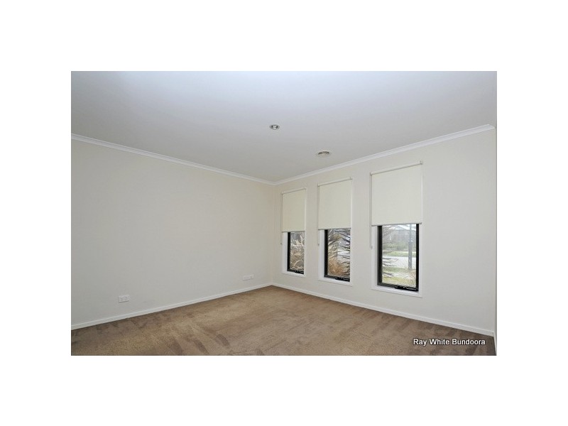 8 Dobson Avenue, South Morang VIC 3752