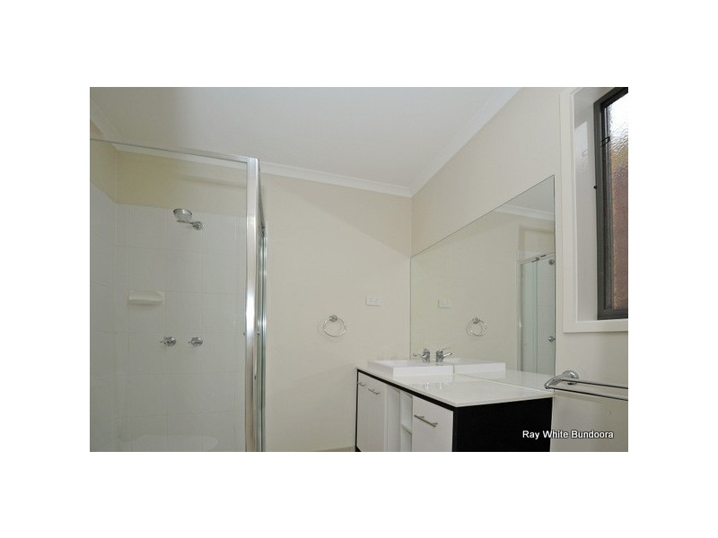 8 Dobson Avenue, South Morang VIC 3752