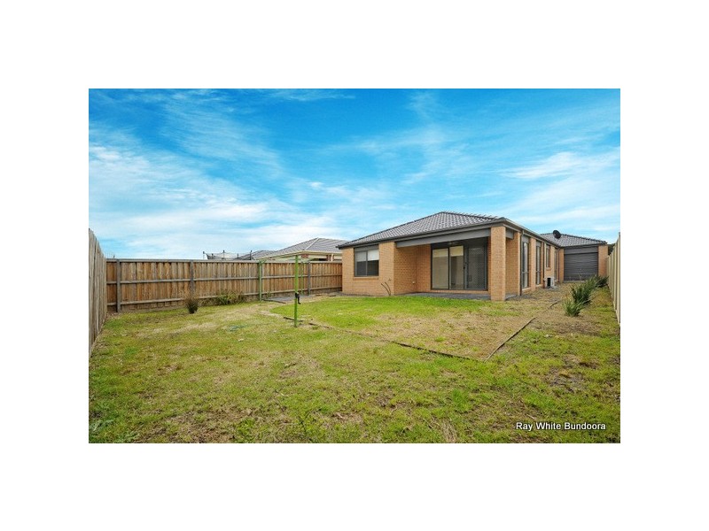 8 Dobson Avenue, South Morang VIC 3752