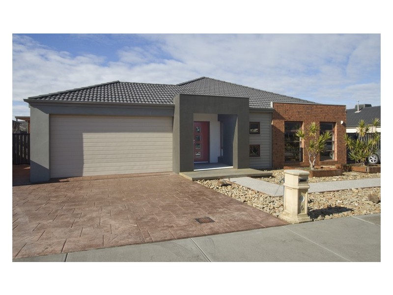 6 Atlas Street, Roxburgh Park VIC 3064