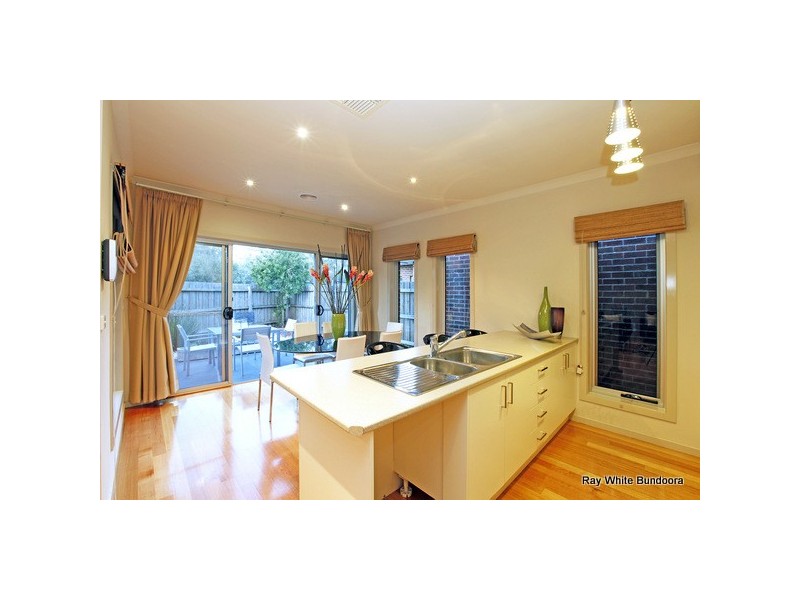 6 Curtain Street, Kingsbury VIC 3083