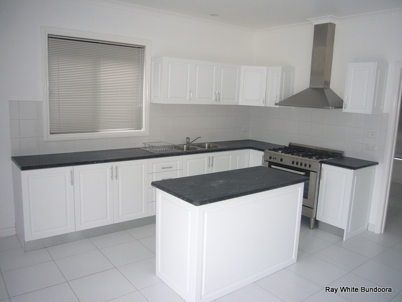 17 Glenn Crescent, Bundoora VIC 3083