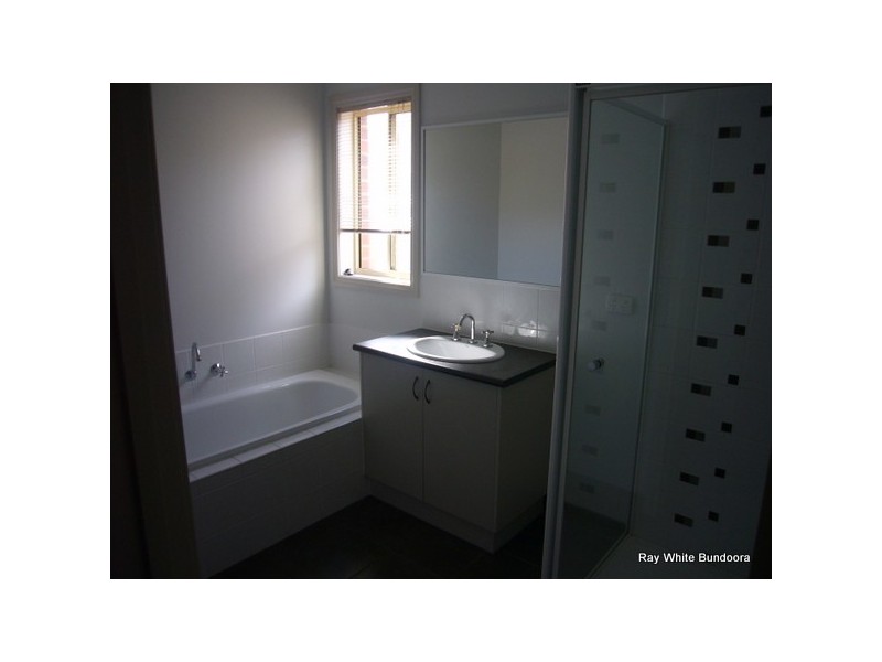 10 Dove Terrace, South Morang VIC 3752