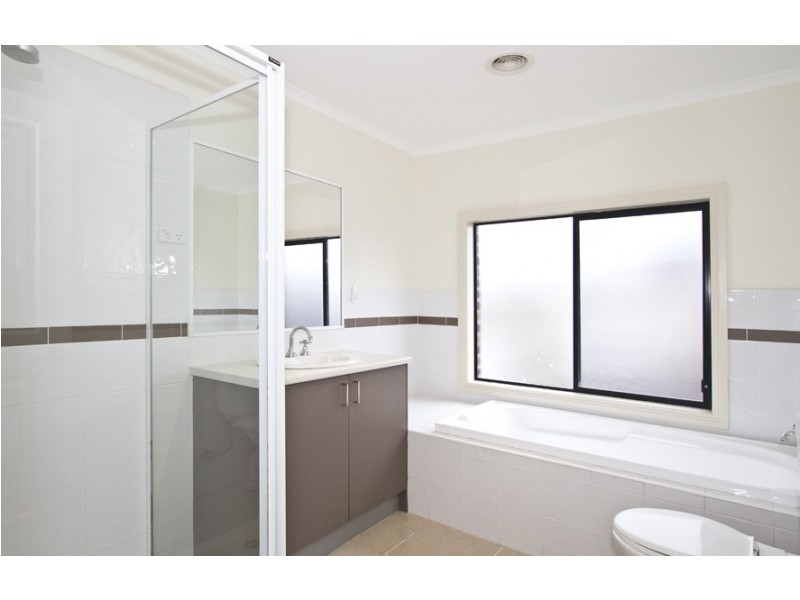 1/4-6 O’Connell Street, Kingsbury VIC 3083