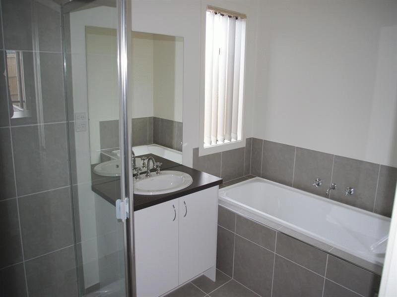 27 Midland Road, Doreen VIC 3754