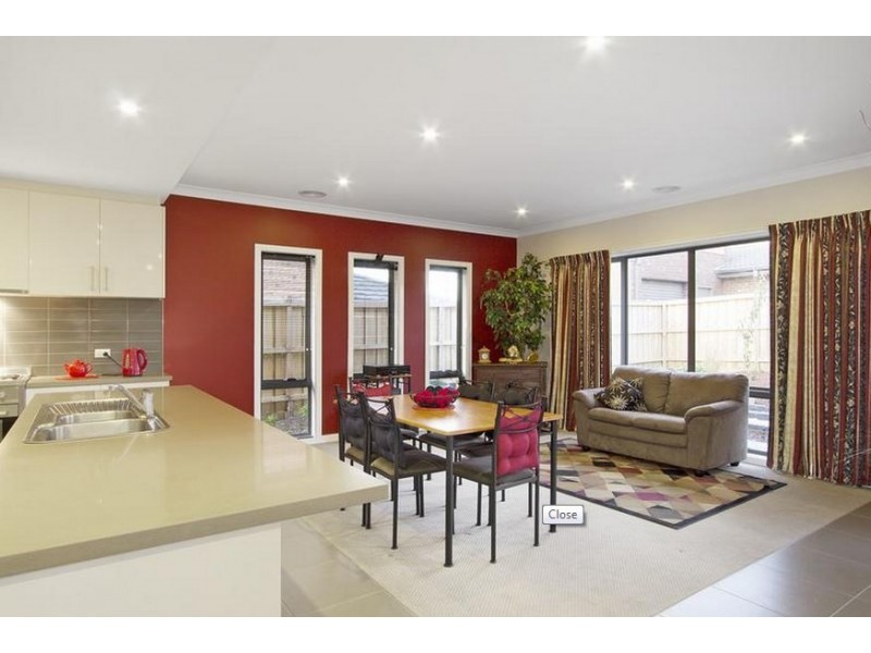 8 Clovemont Way, Bundoora VIC 3083