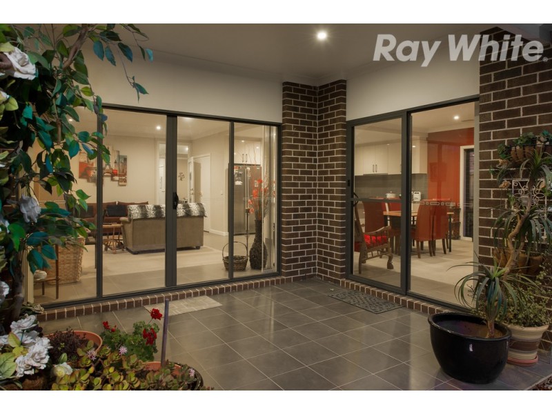 8 Clovemont Way, Bundoora VIC 3083