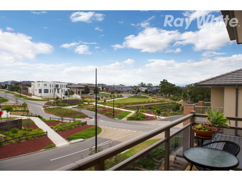 8 Clovemont Way, Bundoora VIC 3083