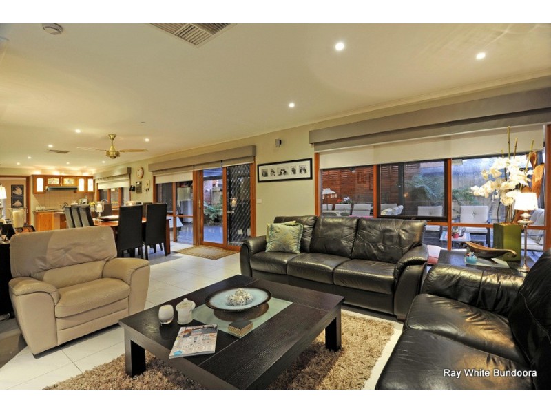 1 Watermill Court, Mill Park VIC 3082