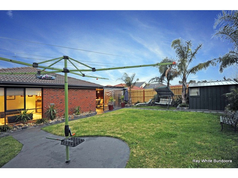 1 Watermill Court, Mill Park VIC 3082