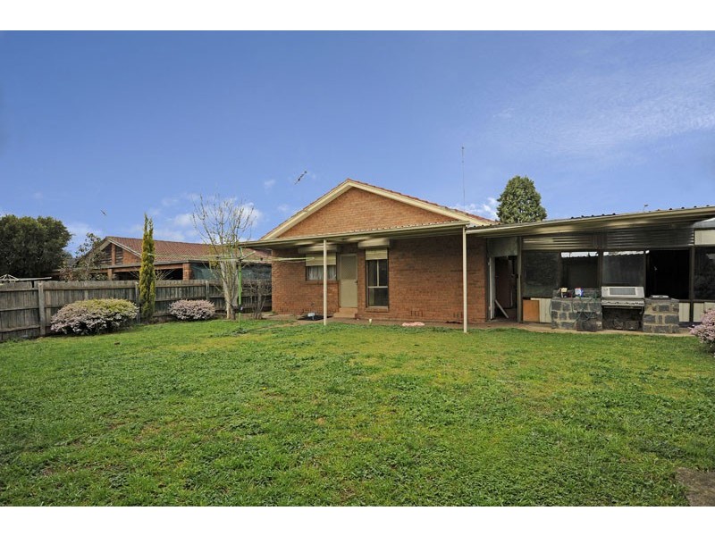 100 Centenary Drive, Mill Park VIC 3082
