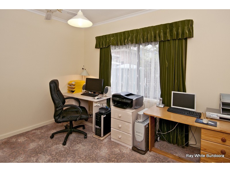 24 Cash Street, Kingsbury VIC 3083