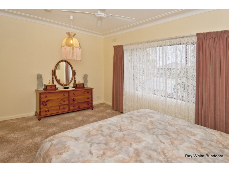 24 Cash Street, Kingsbury VIC 3083