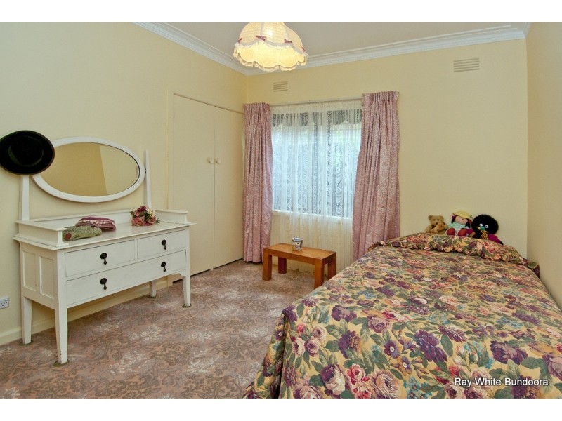 24 Cash Street, Kingsbury VIC 3083