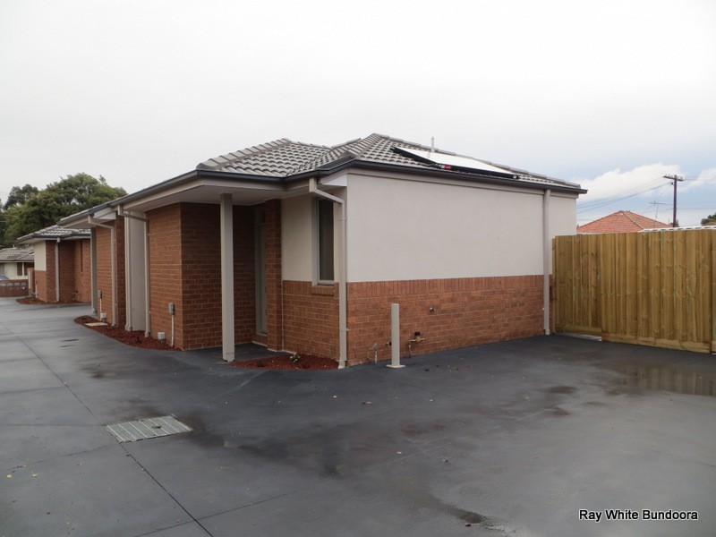 2/4 Newton Street, Thomastown VIC 3074