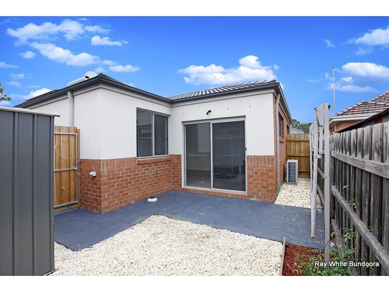 2/4 Newton Street, Thomastown VIC 3074