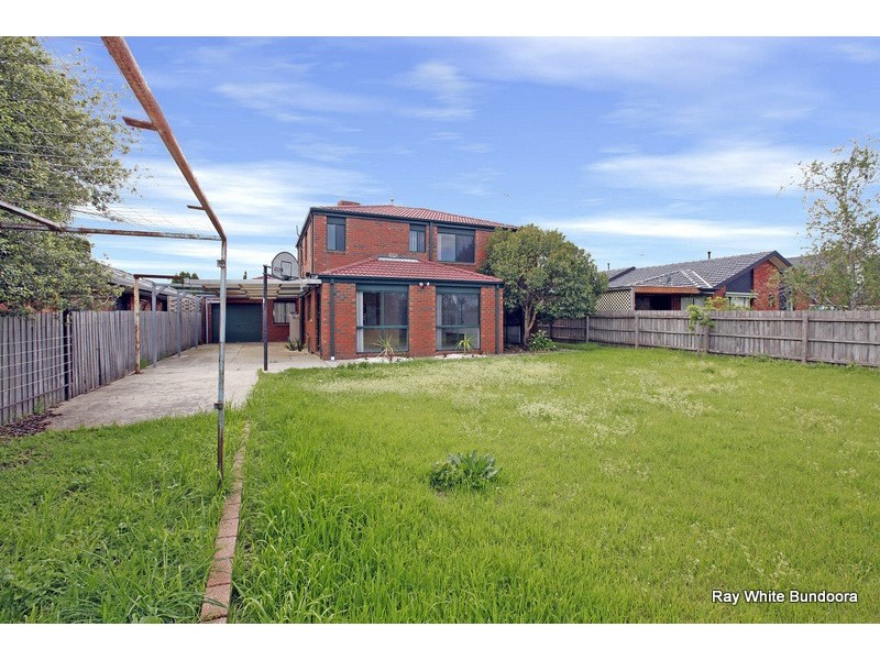 69 Hawkes Drive, Mill Park VIC 3082