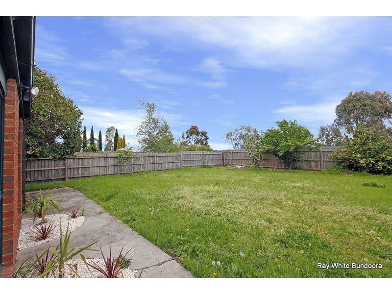 69 Hawkes Drive, Mill Park VIC 3082