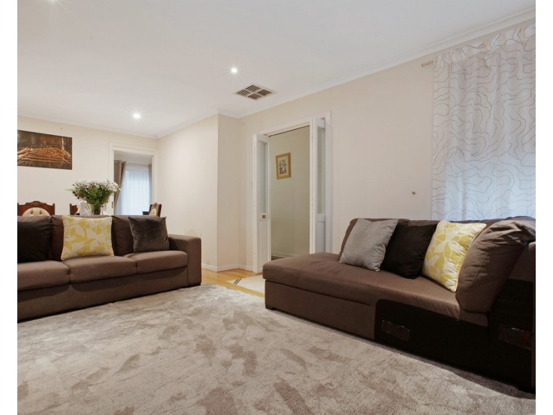15 Lea Crescent, Bundoora VIC 3083