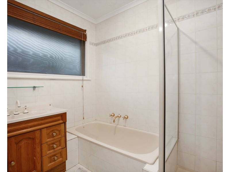 15 Lea Crescent, Bundoora VIC 3083