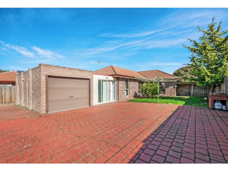 41 Veronica Crescent, Mill Park VIC 3082