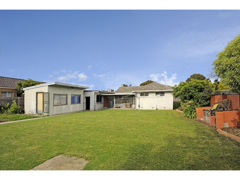 16 Grimwade Street, Reservoir VIC 3073