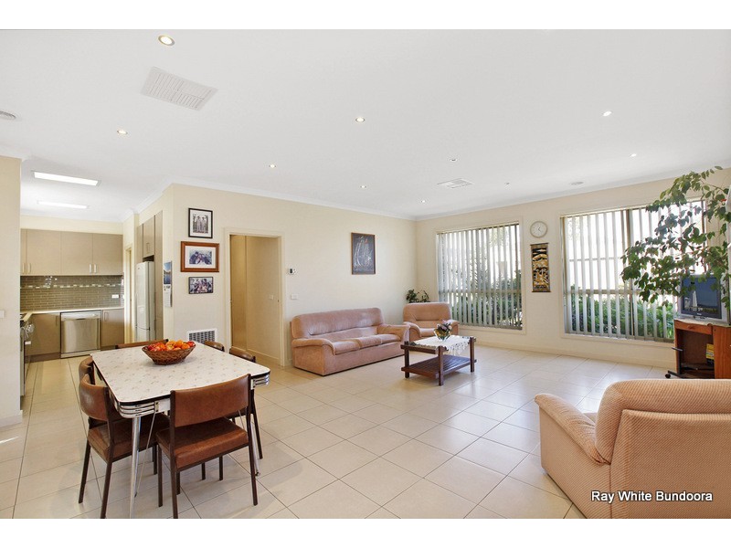 9 Hanmer Drive, South Morang VIC 3752