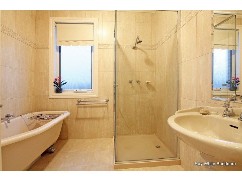 190 Blossom Park Drive, Mill Park VIC 3082