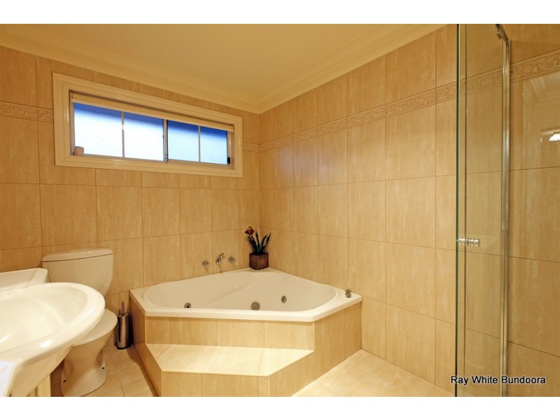 190 Blossom Park Drive, Mill Park VIC 3082