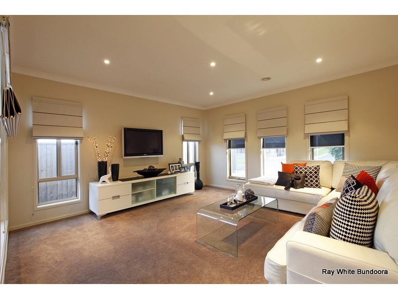 31 Bloomfield Drive, South Morang VIC 3752