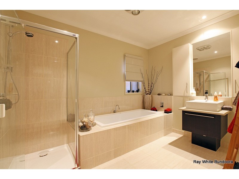 31 Bloomfield Drive, South Morang VIC 3752