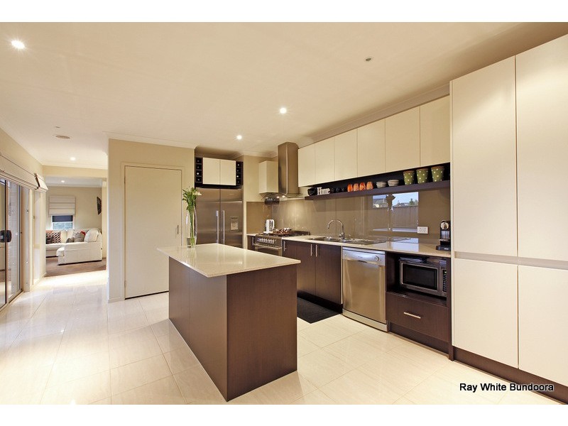 31 Bloomfield Drive, South Morang VIC 3752