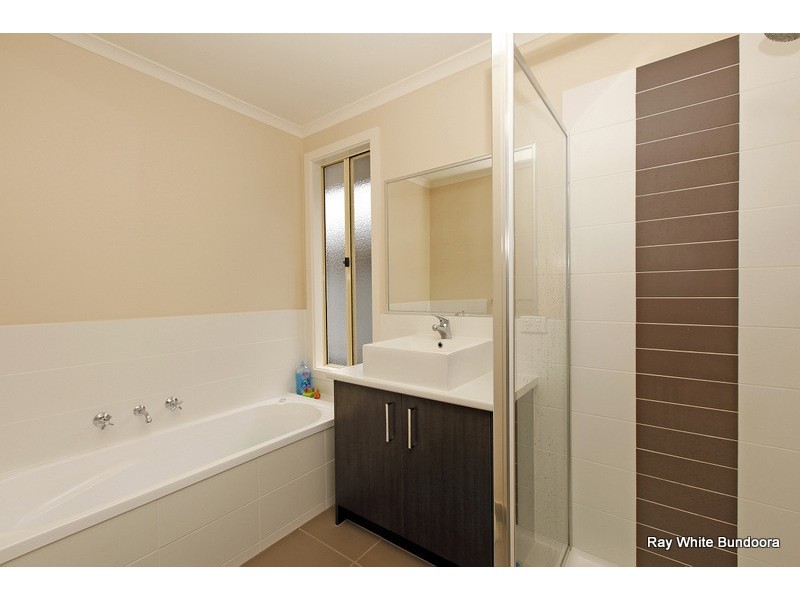 44 Highbury Circuit, Craigieburn VIC 3064