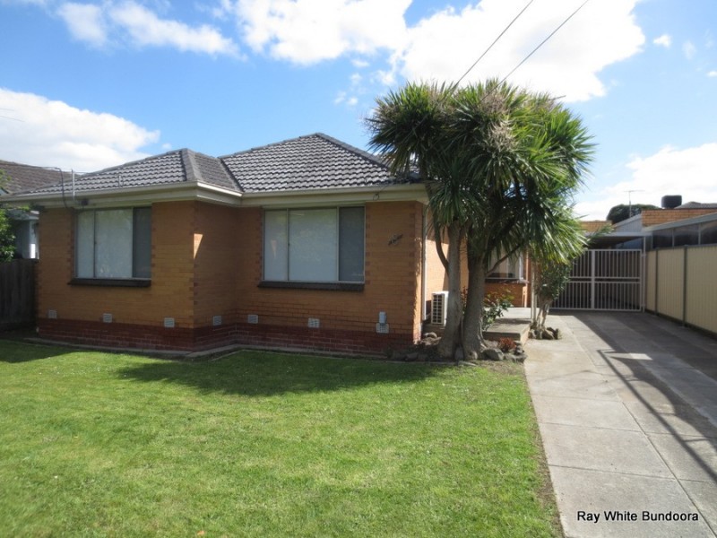 8 Club Avenue, Kingsbury VIC 3083