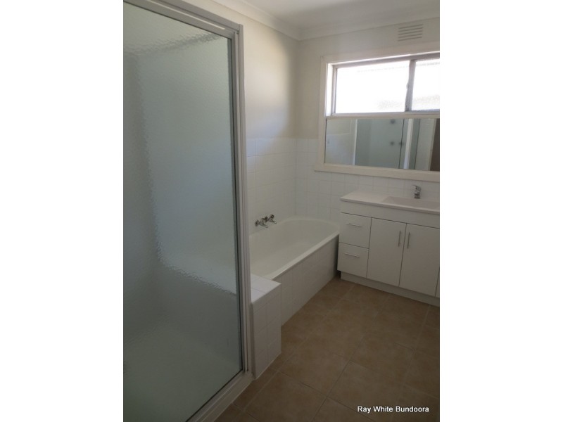 8 Club Avenue, Kingsbury VIC 3083