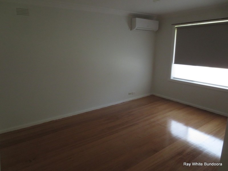 8 Club Avenue, Kingsbury VIC 3083