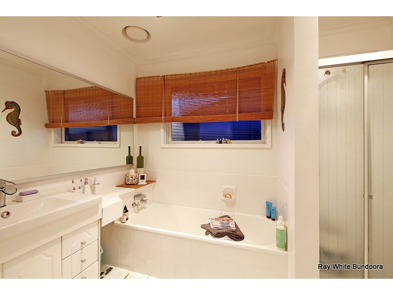 15 Cambridge Way, Bundoora VIC 3083