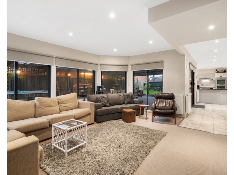 26 Romeo Court, Mill Park VIC 3082