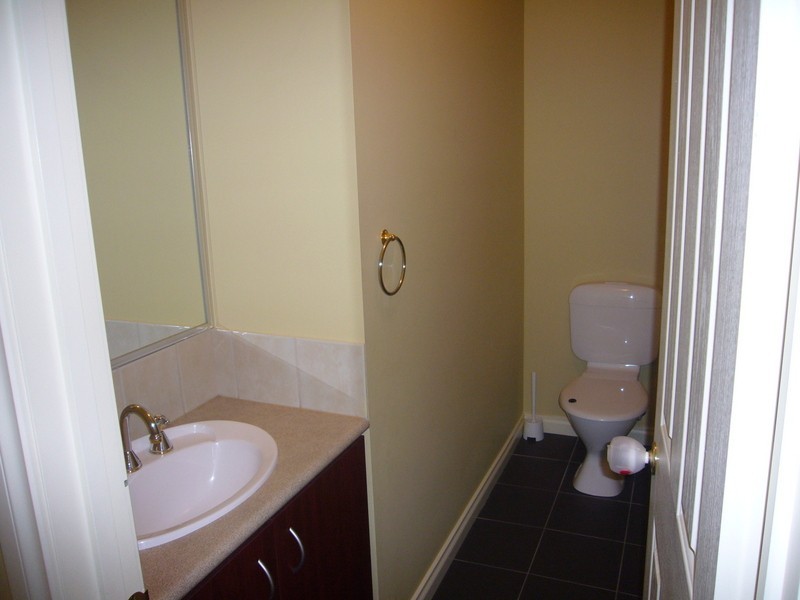 18 Westwood Drive, Mill Park VIC 3082