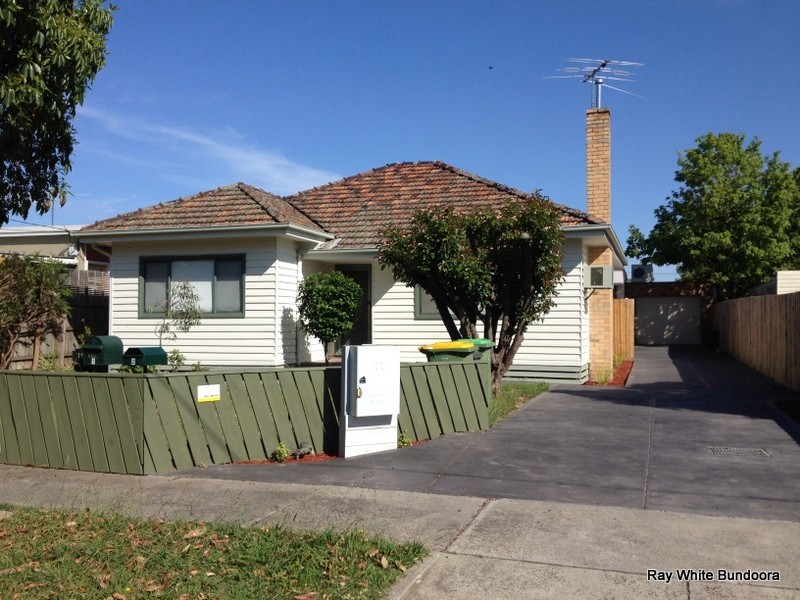 1/11 Whittier Street, Kingsbury VIC 3083