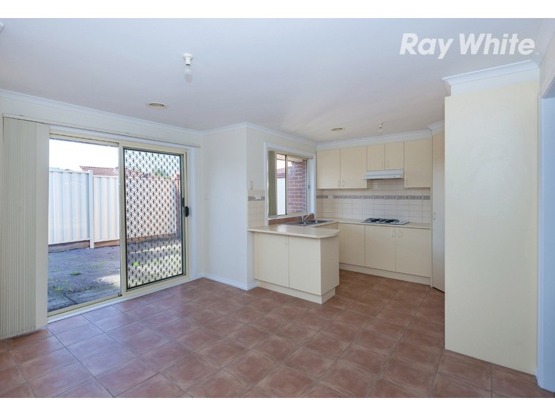 2/11 Cash Street, Kingsbury VIC 3083