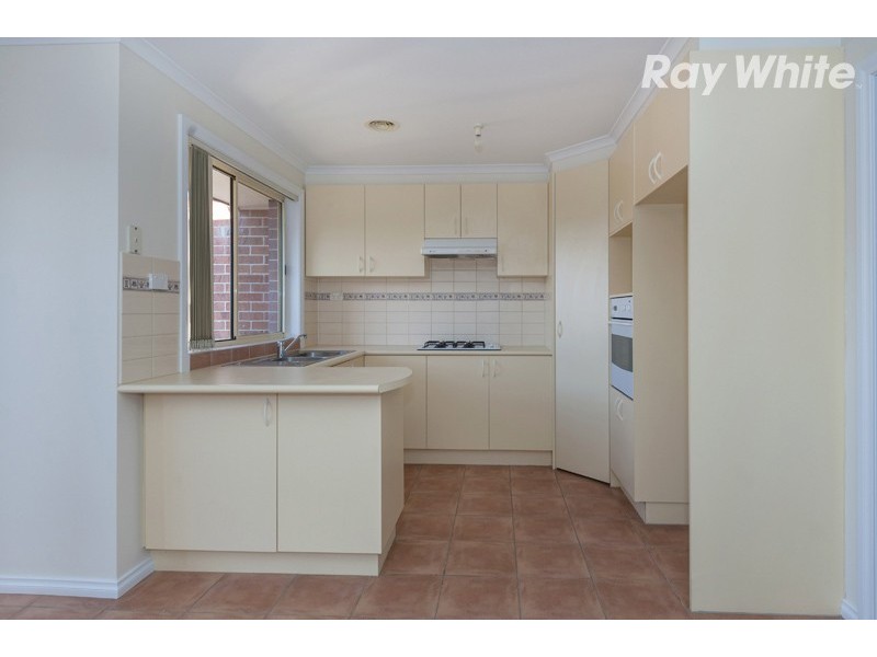2/11 Cash Street, Kingsbury VIC 3083