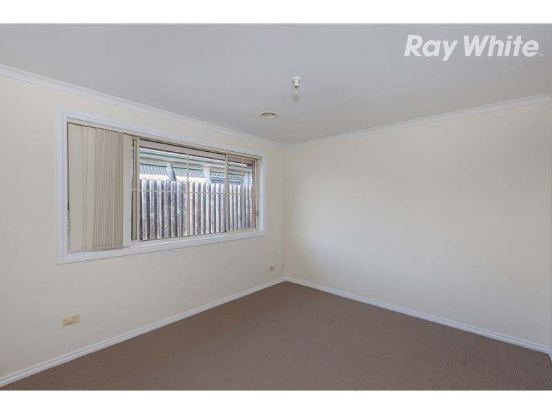 2/11 Cash Street, Kingsbury VIC 3083