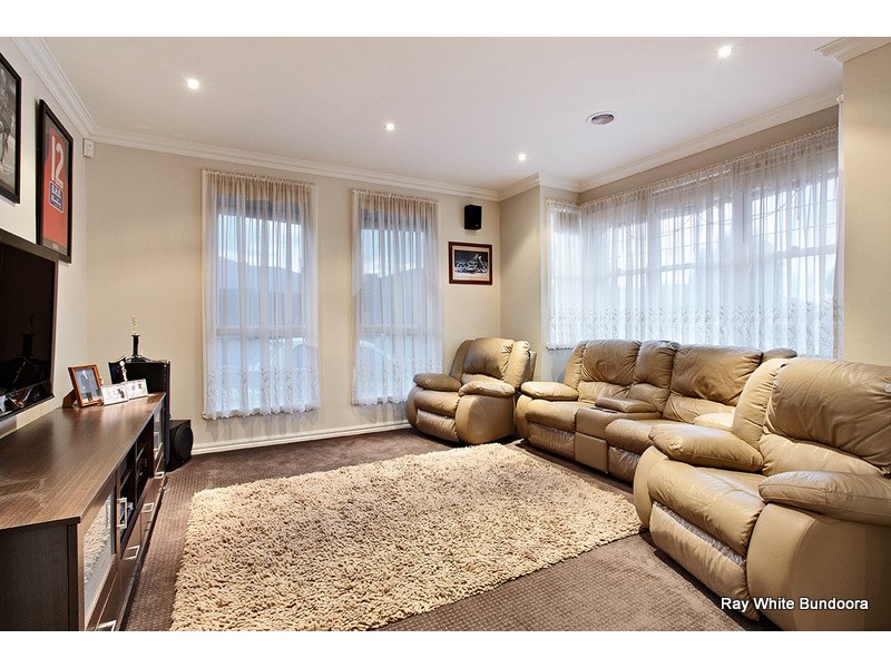 27 Gunghalin Drive, Doreen VIC 3754