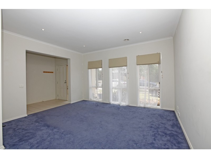 6 Flame Crescent, South Morang VIC 3752