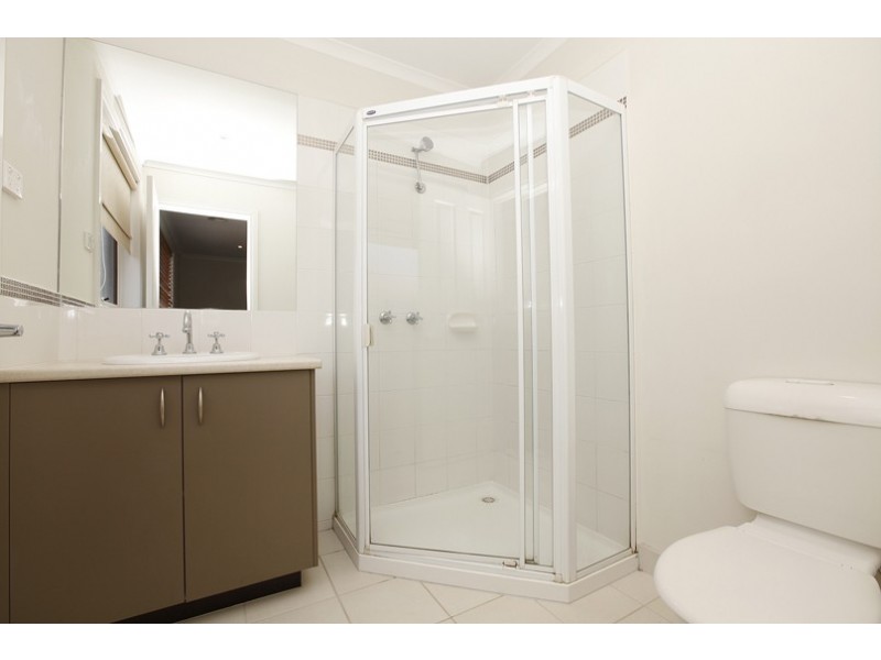 6 Flame Crescent, South Morang VIC 3752