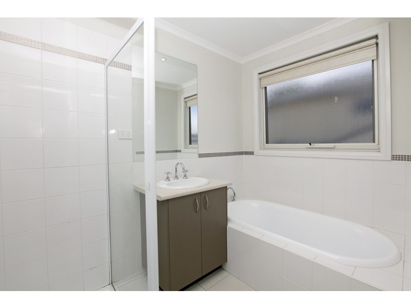 6 Flame Crescent, South Morang VIC 3752